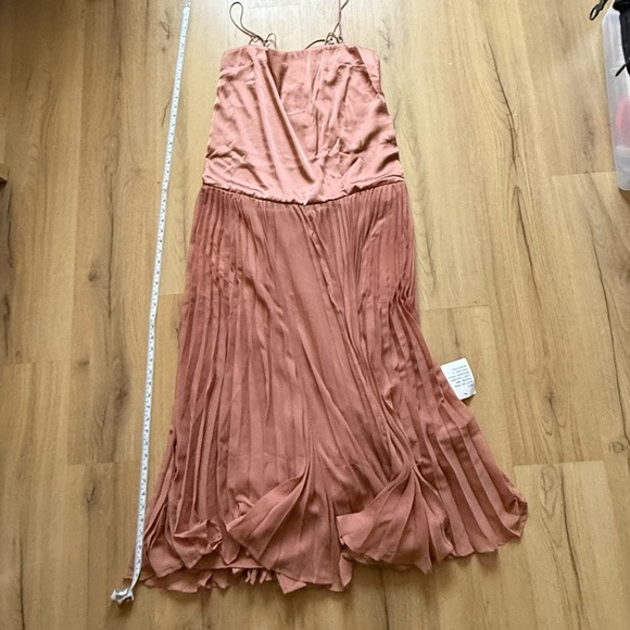 ASOS Elegant Pink Pleated Dress - Picture 1 of 6